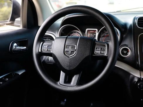Used 2020 Dodge Journey SE FWD image 27