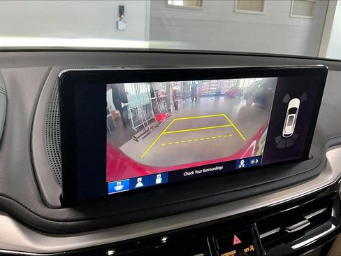 Used 2025 Acura MDX SH-AWD w/ Technology Package image 24