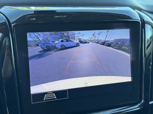 Used 2020 Chevrolet Traverse LT image 28