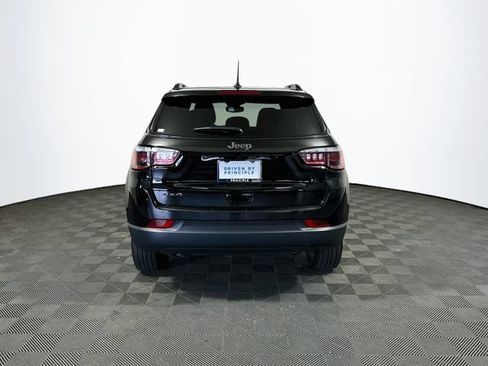 Used 2025 Jeep Compass Latitude w/ Convenience Group AWD/4WD image 7