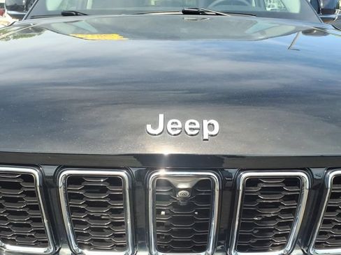 Certified 2023 Jeep Grand Cherokee Limited w/ Luxury Tech Group II AWD/4WD image 11