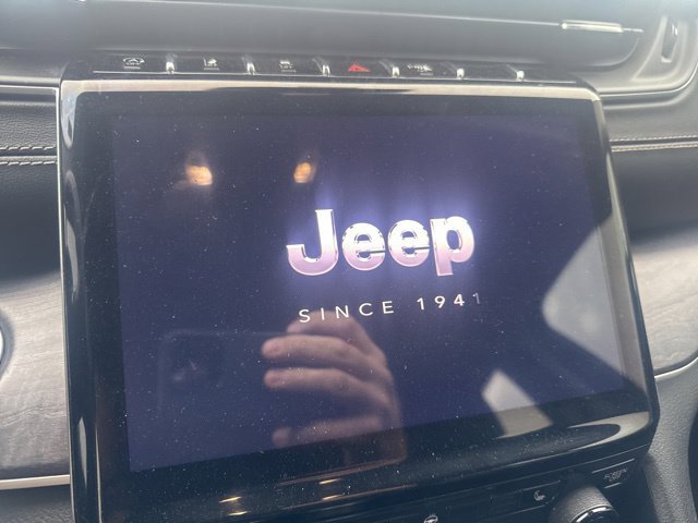 Used 2021 Jeep Grand Cherokee L Limited AWD/4WD image 13