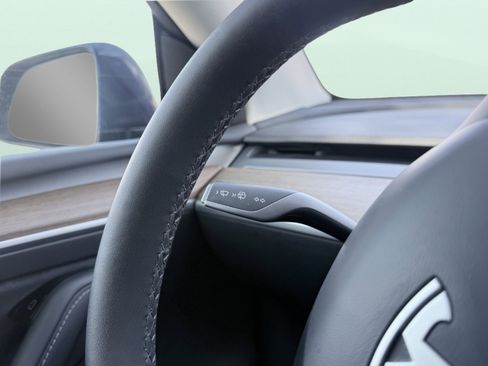 Used 2023 Tesla Model Y Performance image 63