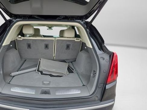 Used 2022 Cadillac XT5 Premium Luxury FWD image 33
