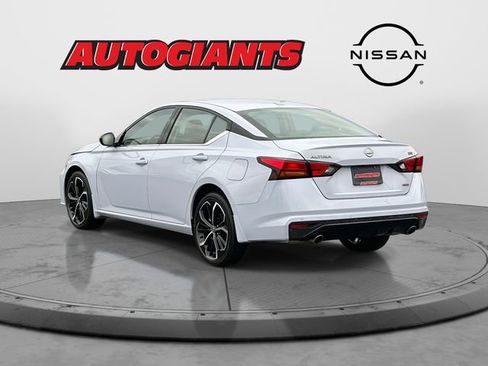 Used 2024 Nissan Altima 2.5 SR w/ SR Premium Package image 5