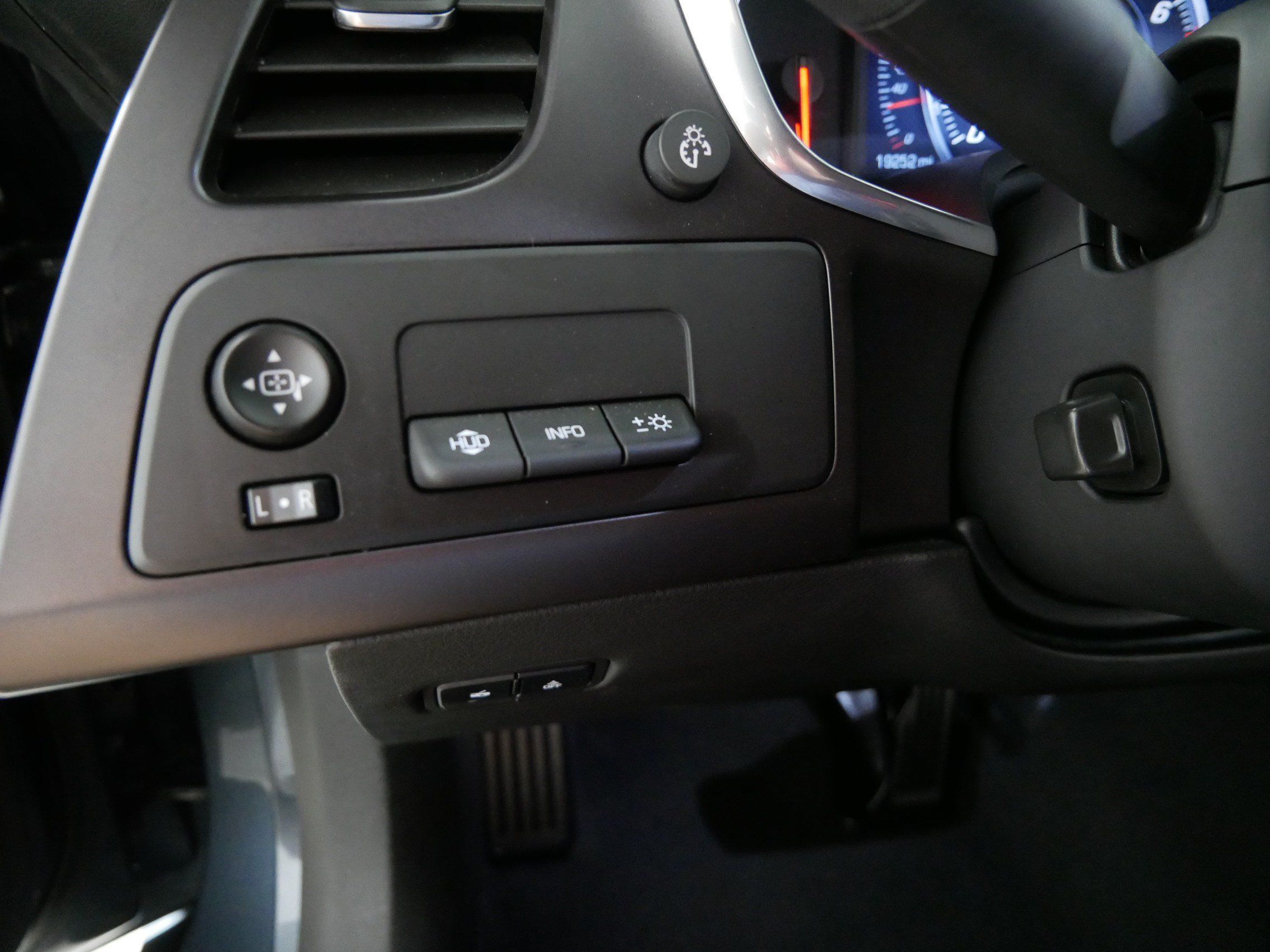 Used 2019 Chevrolet Corvette Stingray Coupe RWD image 26