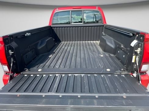 Used 2018 Toyota Tacoma SR w/ SR Convenience Package AWD/4WD image 11