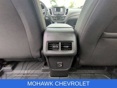 Used 2023 Chevrolet Equinox LS AWD/4WD image 21