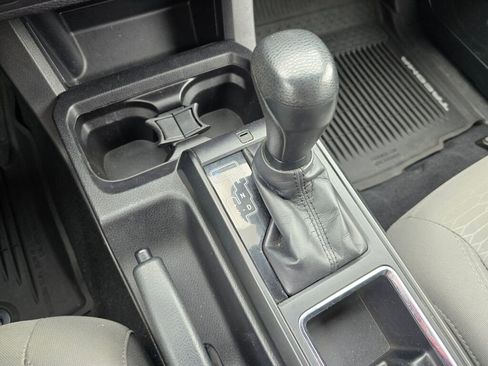 Used 2017 Toyota Tacoma SR w/ Tow Package image 31