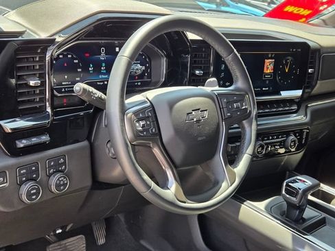 Certified 2022 Chevrolet Silverado 1500 ZR2 w/ Technology Package AWD/4WD image 18