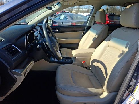Used 2017 Subaru Outback 2.5i Limited image 13
