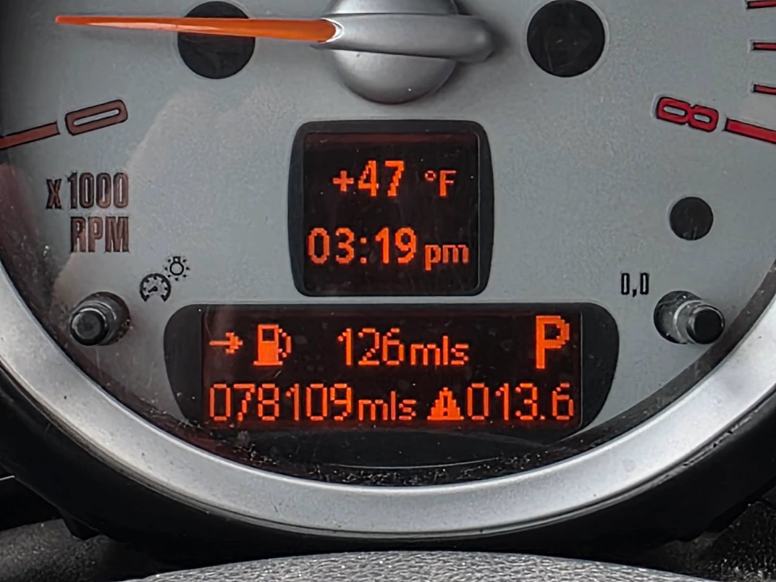 Used 2010 MINI Cooper Convertible w/ Cold Weather Pkg FWD image 11