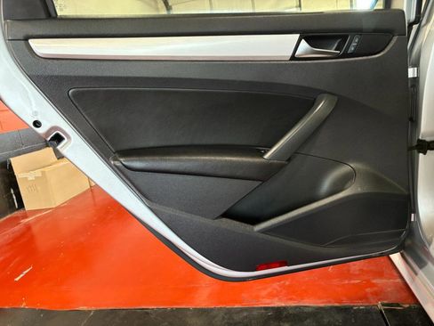 Used 2013 Volkswagen Passat 2.5 SE image 27