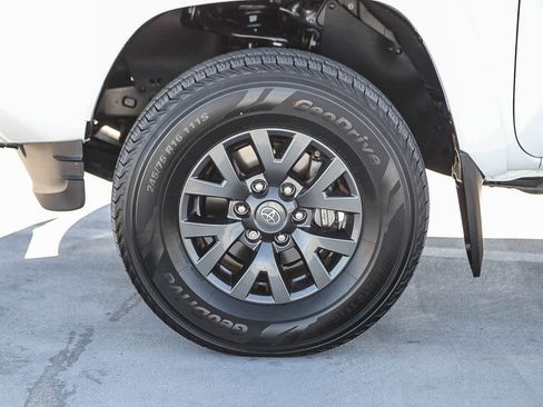 Certified 2020 Toyota Tacoma SR5 image 11