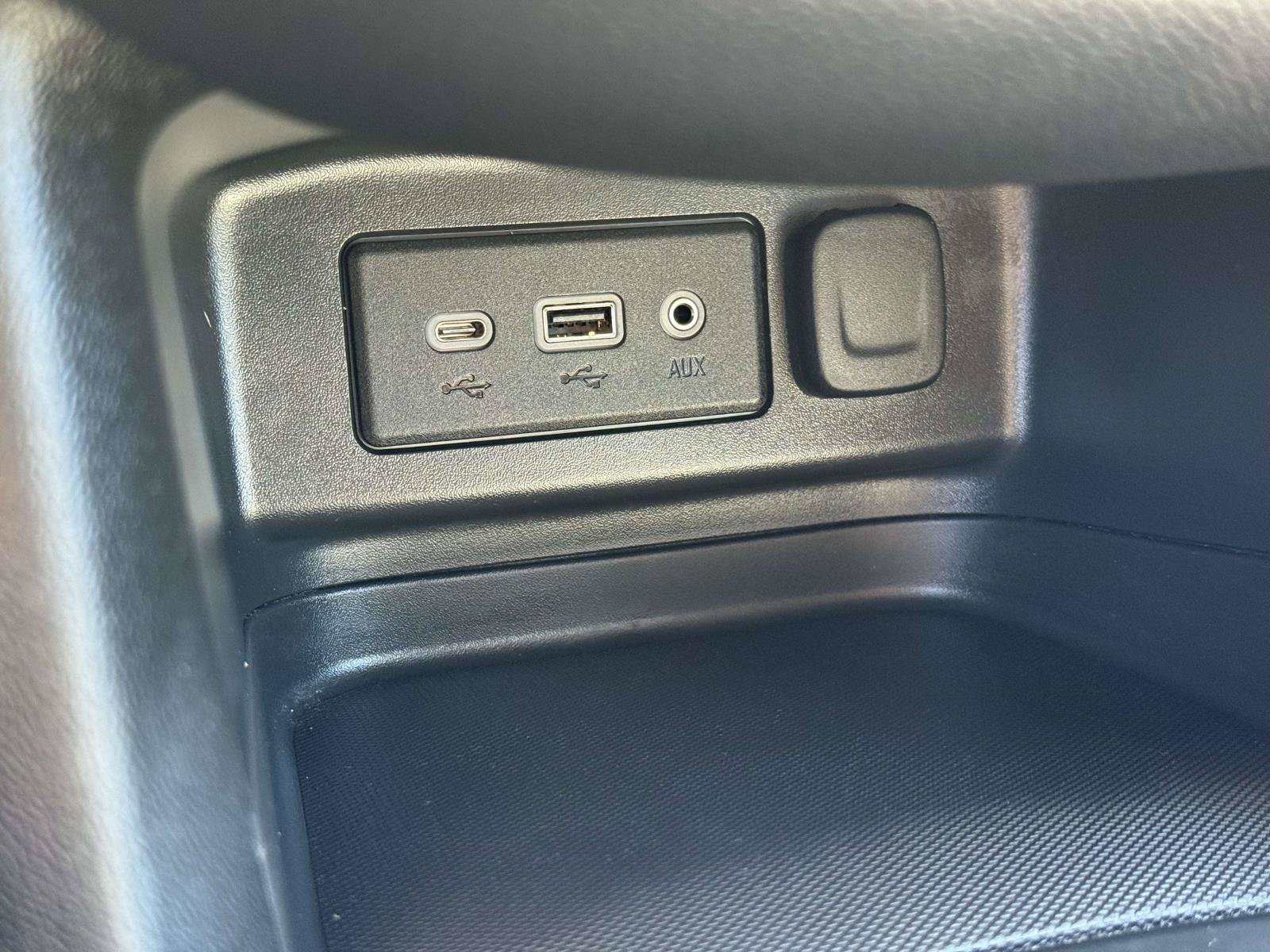 Used 2023 Chevrolet Equinox LT AWD/4WD image 27