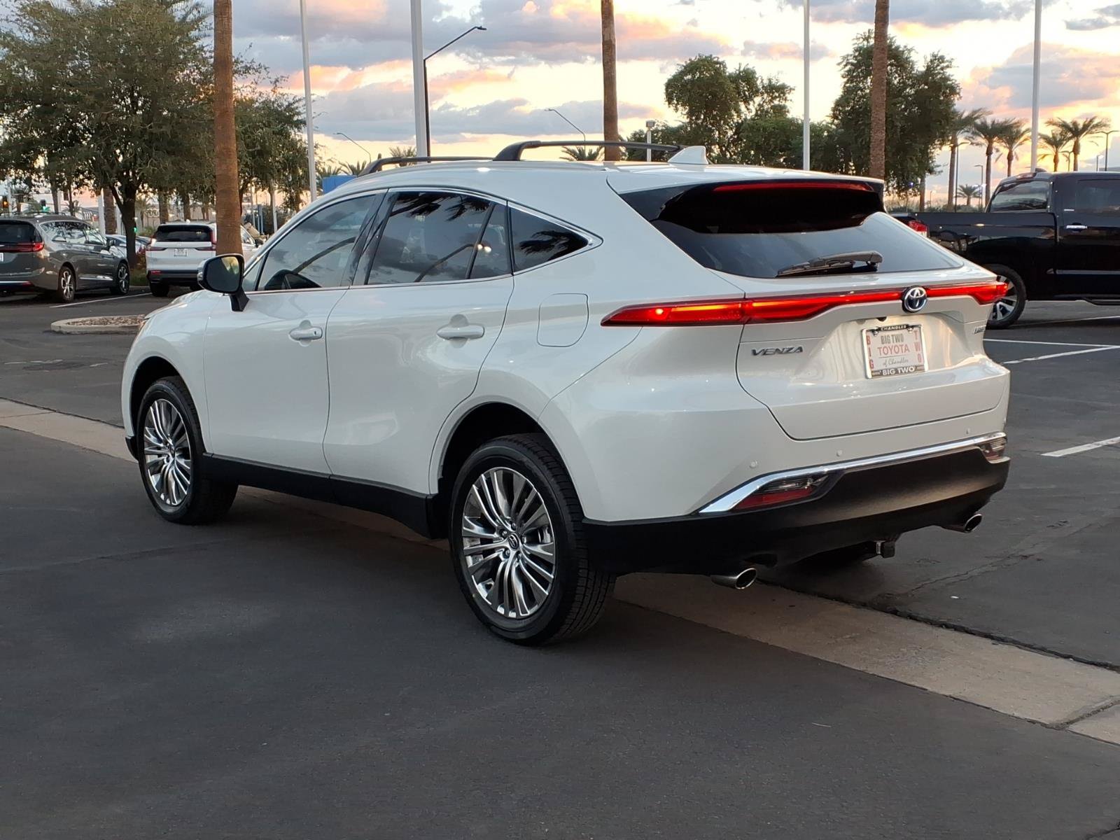 Certified 2023 Toyota Venza Limited AWD/4WD image 6