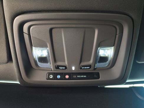 Used 2025 Chevrolet Silverado 1500 LT image 22