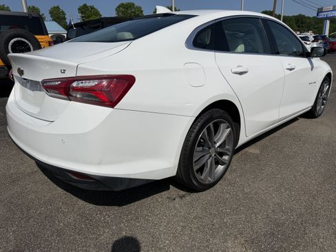 Used 2024 Chevrolet Malibu LT FWD image 2