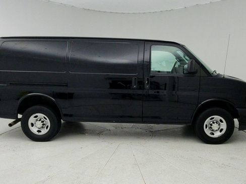Used 2021 Chevrolet Express 2500 w/ Driver Convenience Package RWD image 9