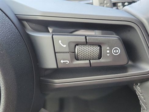 Used 2025 Porsche Cayenne image 39