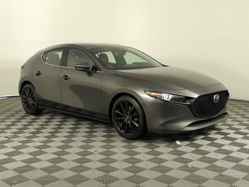 Used 2019 MAZDA MAZDA3 Hatchback w/ Premium Package image 9