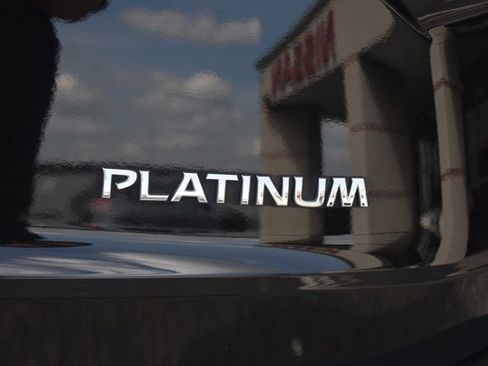 Used 2023 Nissan Rogue Platinum image 7