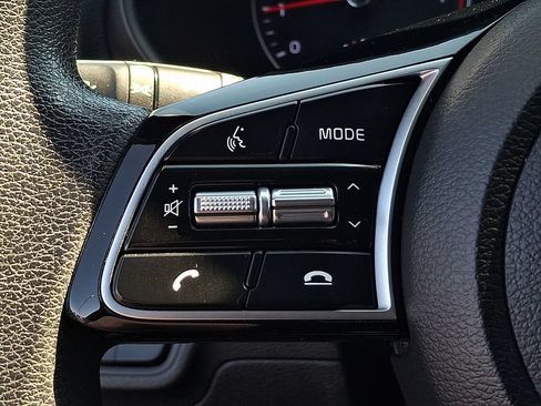 Used 2020 Kia Forte LXS FWD image 16