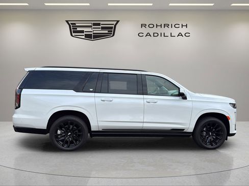 Certified 2024 Cadillac Escalade ESV Sport Platinum w/ LPO, ONYX Package AWD/4WD image 11