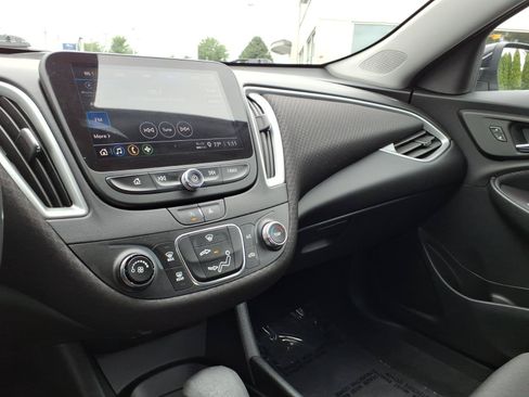 Used 2022 Chevrolet Malibu RS FWD image 21