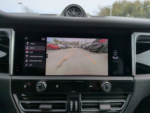 Used 2024 Porsche Macan image 17