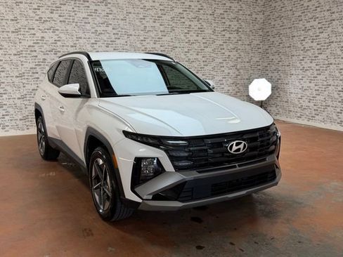 Certified 2025 Hyundai Tucson SEL AWD/4WD image 1