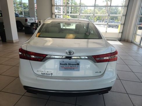 Used 2016 Toyota Avalon XLE Premium FWD image 7