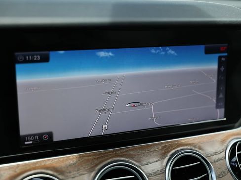 Used 2017 Mercedes-Benz E 400 4MATIC Wagon image 37