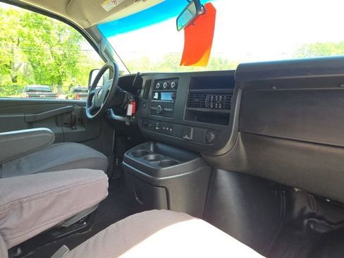 Used 2022 GMC Savana 2500 w/ Driver Convenience Package RWD image 18