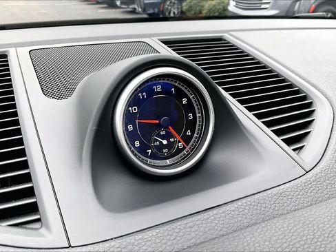 Used 2020 Porsche Macan S image 36