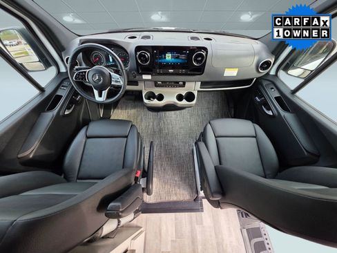 Used 2022 Mercedes-Benz Sprinter 2500 image 4