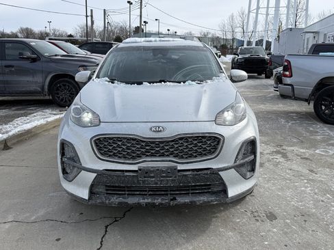 Used 2020 Kia Sportage LX image 3