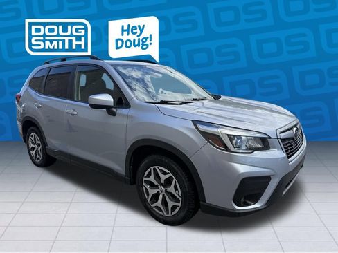 Used 2020 Subaru Forester Premium AWD/4WD image 4