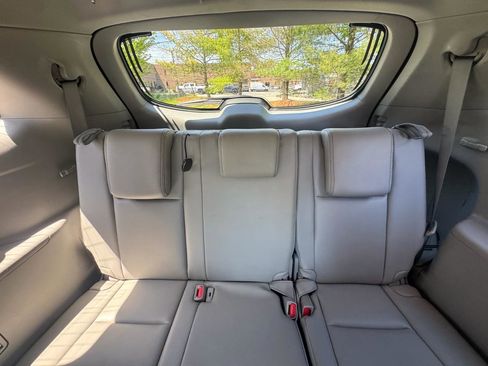 Used 2017 Toyota Highlander XLE AWD/4WD image 11
