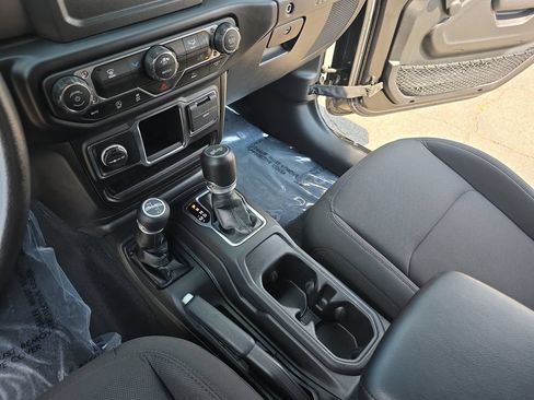Used 2022 Jeep Wrangler Sport AWD/4WD image 24