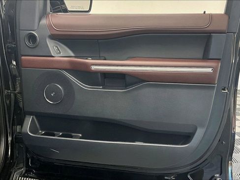 Certified 2022 Ford Expedition Limited image 24