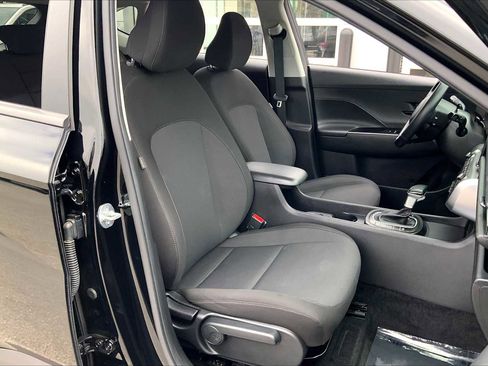 Used 2024 Hyundai Kona SEL FWD image 8