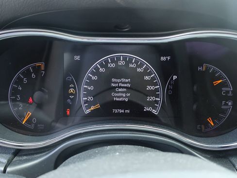 Used 2019 Jeep Grand Cherokee Limited w/ Trailer Tow Group IV AWD/4WD image 37