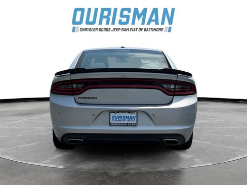 Used 2020 Dodge Charger SXT w/ Blacktop Package RWD image 5