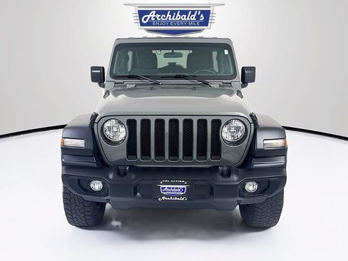 Used 2019 Jeep Wrangler Unlimited Sport w/ Technology Group AWD/4WD image 2