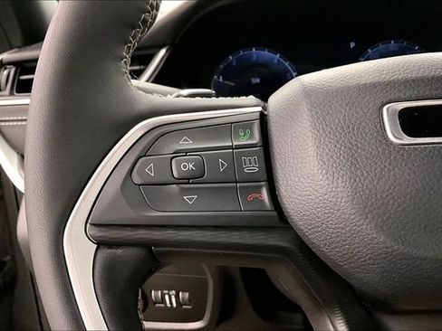 Used 2024 Jeep Grand Cherokee Altitude AWD/4WD image 27