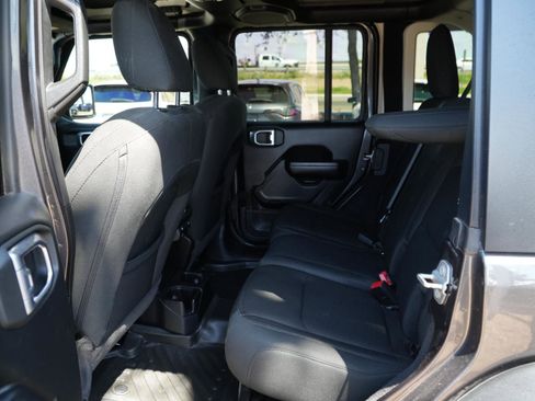 Used 2021 Jeep Wrangler Unlimited Sport AWD/4WD image 16