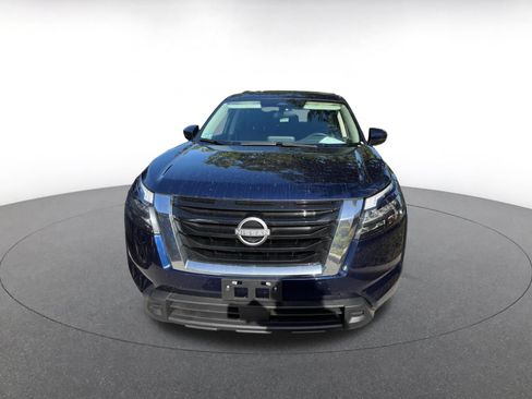 Used 2025 Nissan Pathfinder SV FWD image 1