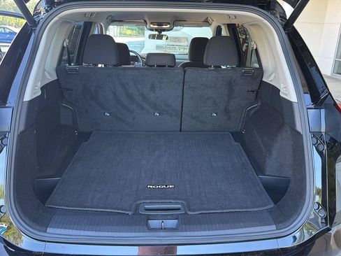 Used 2025 Nissan Rogue SV FWD image 32