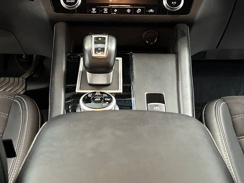 Used 2023 Mitsubishi Outlander SE image 43